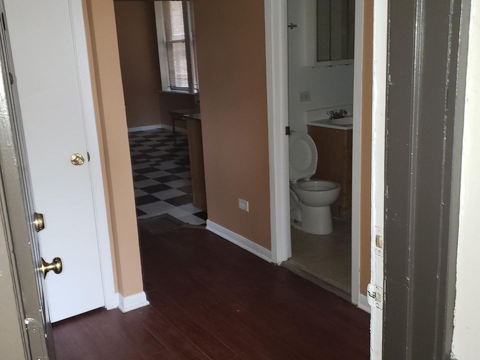 ENTERING UNIT UPSTAIRS