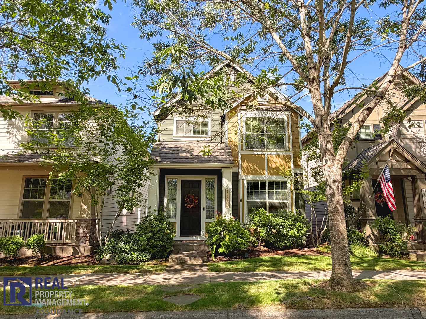 Quiet Furnished Home with Office, River Access & Nearby Hospitals — Photo 1