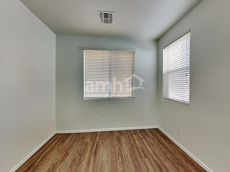 5211 W Warner St — Photo 6
