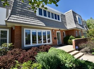 708 Orleans Dr, Highland Park, IL 60035