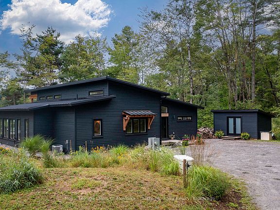 2nd image of 56 Blair Point Rd
