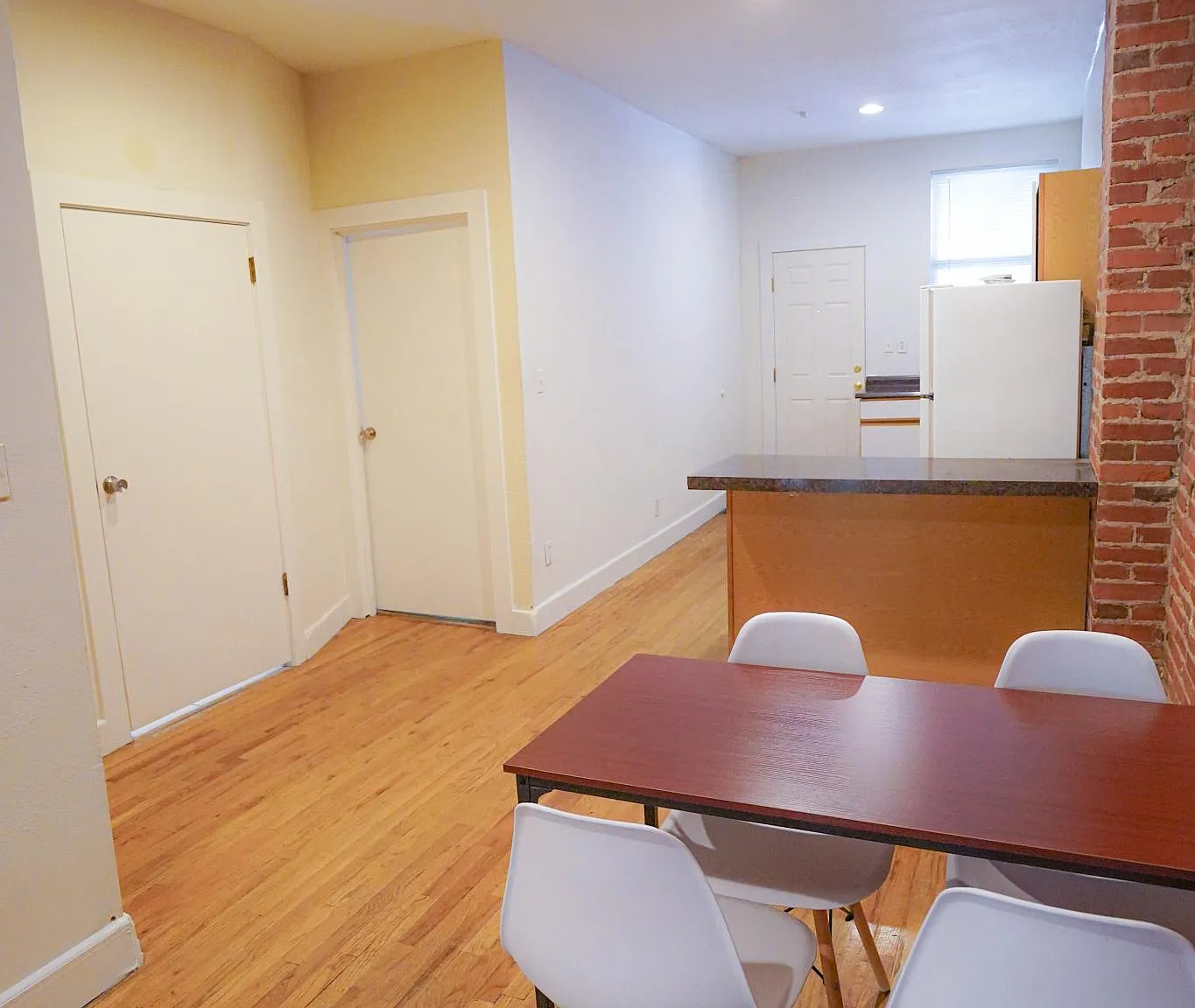 2 bed, 1050 sqft, $1,595 — Photo 3