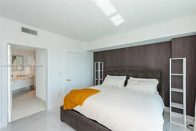 500 Brickell Ave — Photo 40