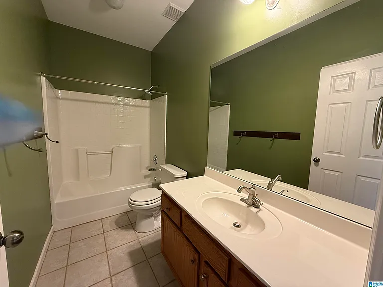 1009 Castlemaine Way — Photo 7