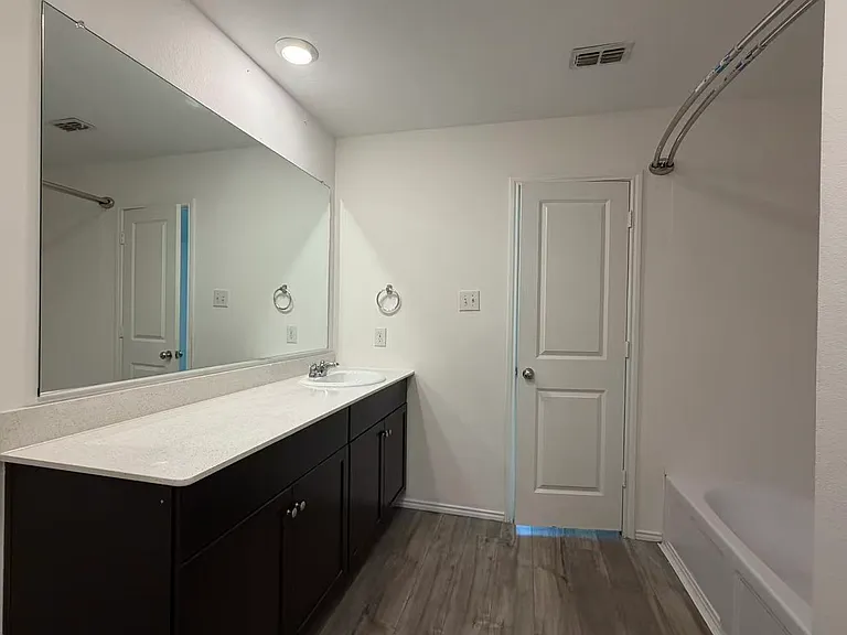 405 Laurenbrooke Dr — Photo 16