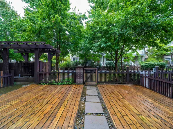 5665 Irmin St #106, Burnaby, BC V5J 0C4