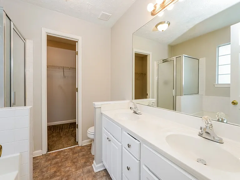 3213 Kings Glen Dr — Photo 12