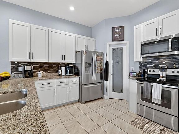 4th image of 1028 Green Gate Blvd