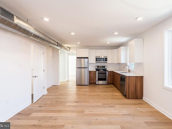 2nd image of 1416 Frankford Ave #401