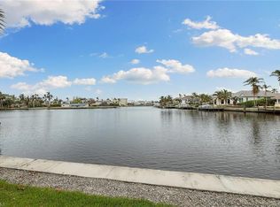 1823 Crayton Rd, Naples, FL 34102