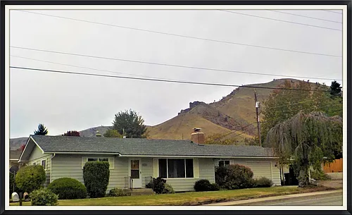 1903 5th St Photo 1