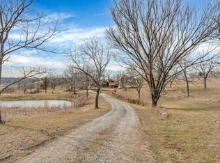 1613 E 400th Rd, Lawrence, KS 66049