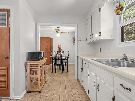 4th image of 2438 E 39th St