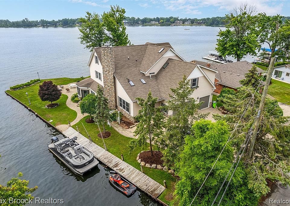 4659 Linwood St, West Bloomfield, MI 48324 MLS 20230057707 Zillow