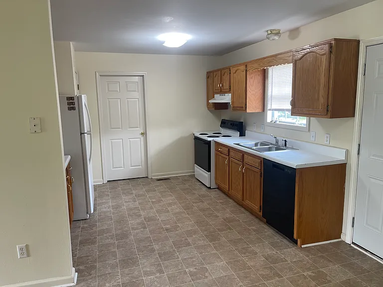 452 Bryce Dr — Photo 8