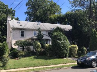 835 Red Rd, Teaneck, NJ 07666