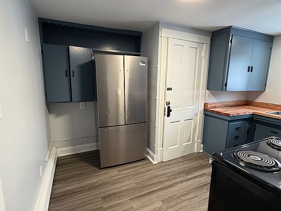 4th image of 308 Douglas Ave #4