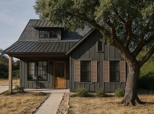 306 W Pecan Dr, Johnson City, TX 78636