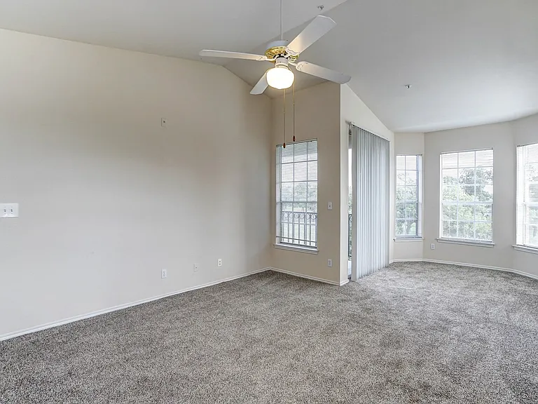 Turnberry Isle Apartment Homes — Photo 28