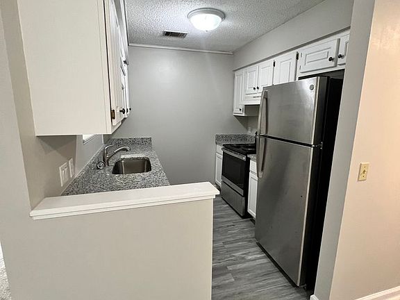 5th image of 575 Heritage Ct