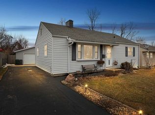 3752 F Ave NE, Cedar Rapids, IA 52402