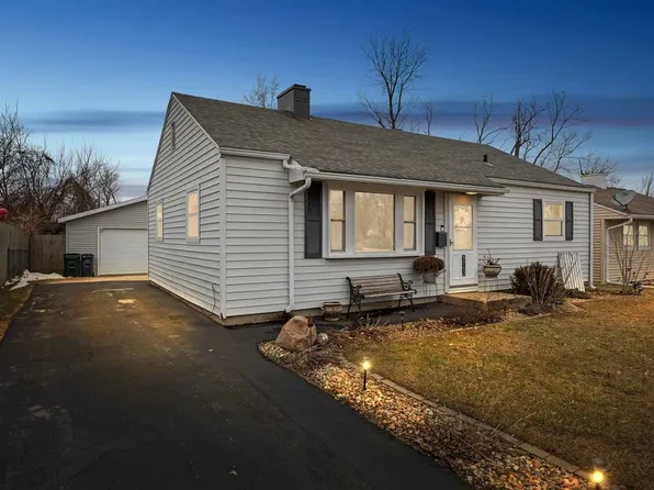 3752 F Ave NE, Cedar Rapids, IA 52402