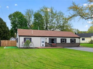 152 Iroquois St, Webster, NY 14580