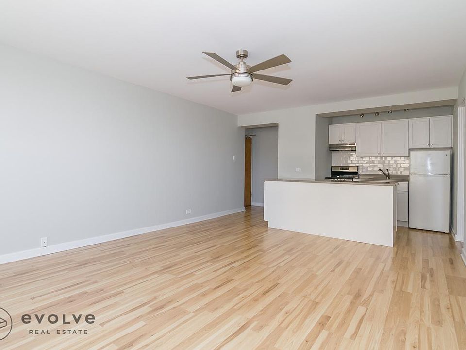 1st image of 445 W Wellington Ave #11AG