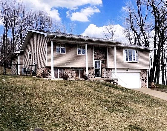 134 Westgate Dr photo 1