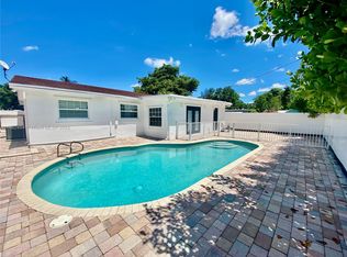 3024 N 73rd Ter, Hollywood, FL 33024