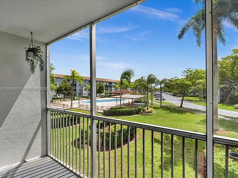 12500 SW 5th Ct #208M — Photo 33