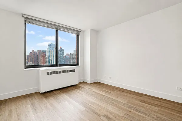 Bedroom, photo 1