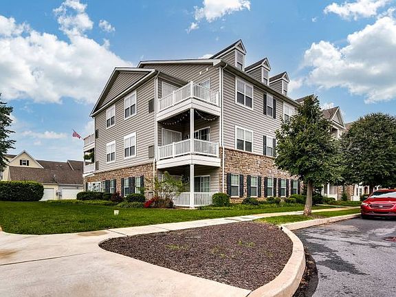 outside-view-the-villas-at-castleton