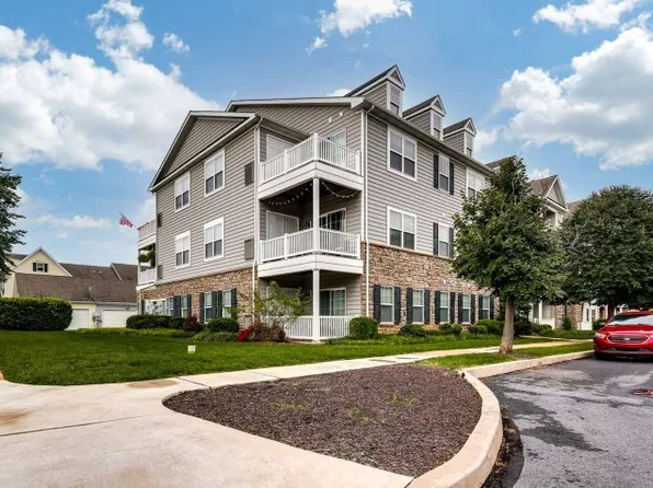 The Villas of Castleton Apartments