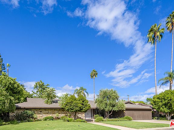 4th image of 17515 Corinthian Dr