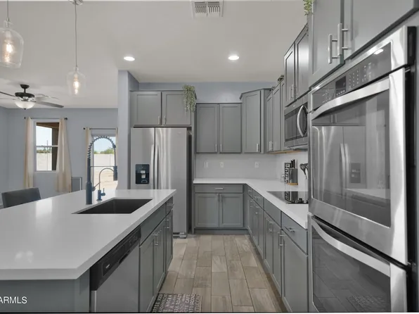 8641 N 61st Dr, Glendale, AZ 85302