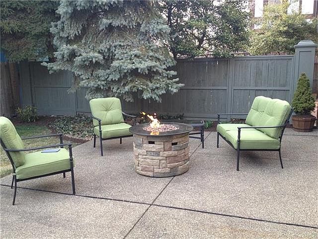 2nd image of 926 1/2 S Aiken Ave