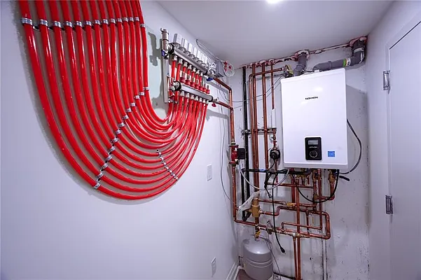 Sold by Remax Edge | media 17