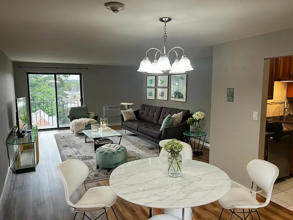 1321 Worcester Rd #503