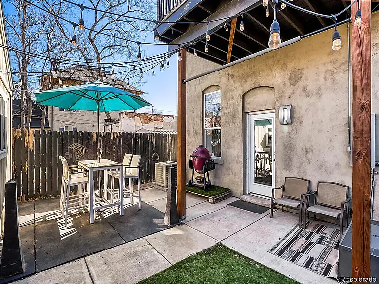 Backyard fenced in patio