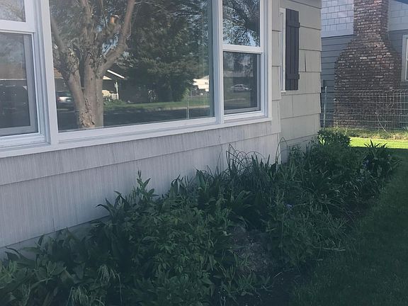 1950 cottage close to downtown Redmond and shopping