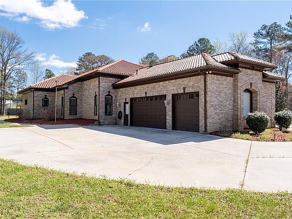 3rd image of 2552 Rosebud Rd