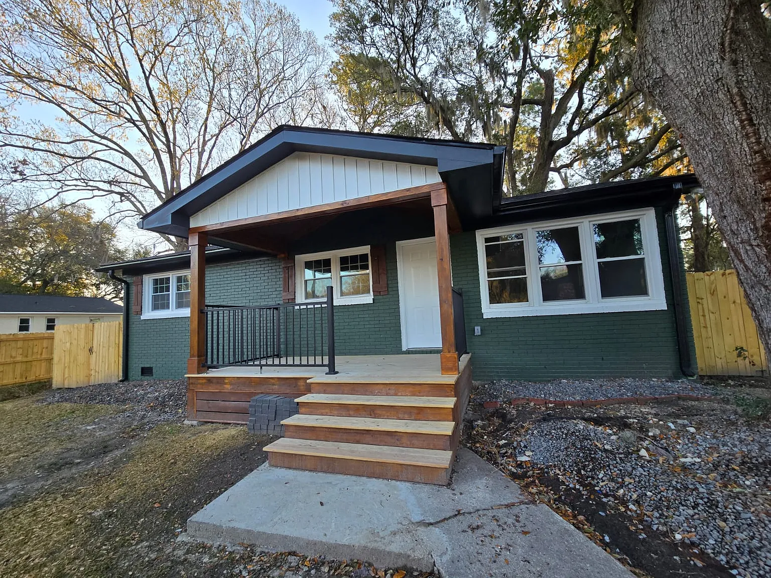 3 bed, 1100 sqft, $2,900 — Photo 2