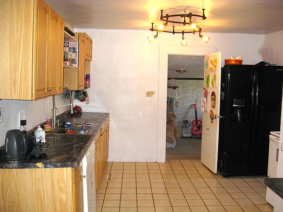 4th image of 2306 Lincoln Ave
