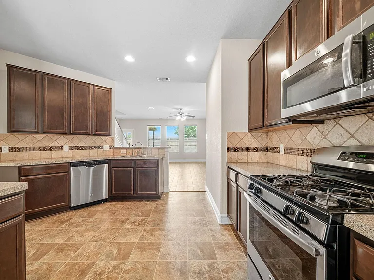 2415 Cloudy Bay Dr — Photo 6