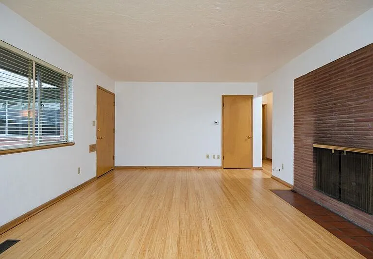 6202 E Burnside St — Photo 14
