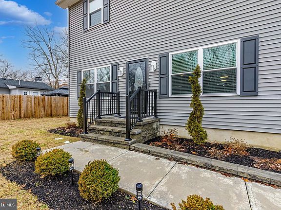3rd image of 1201 Hanover Blvd