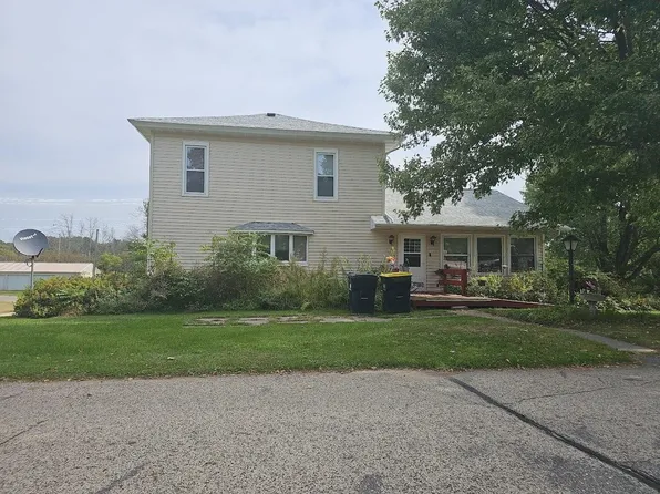 104 Railroad St, Elroy, WI 53929