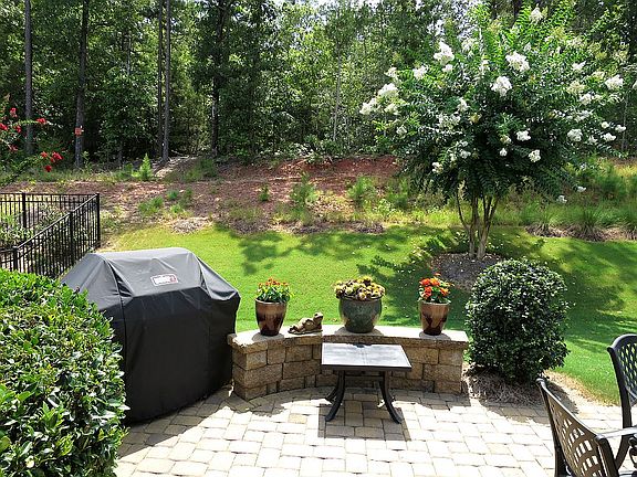 Sitting Wall & Grill Pad