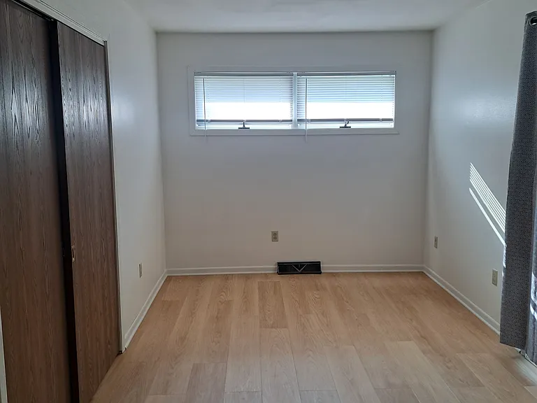 128 S Park St — Photo 3